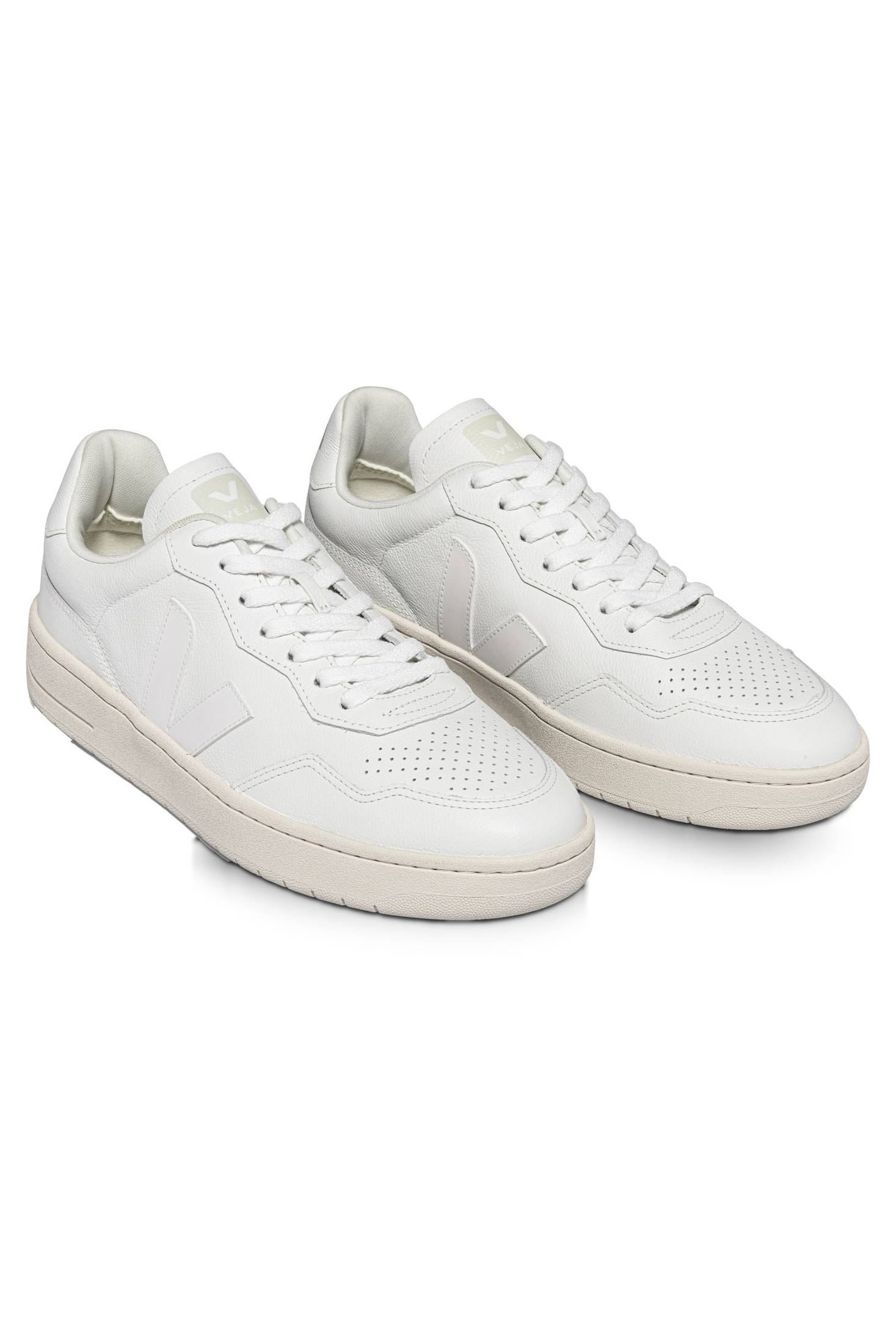 Veja extra white sale black v1